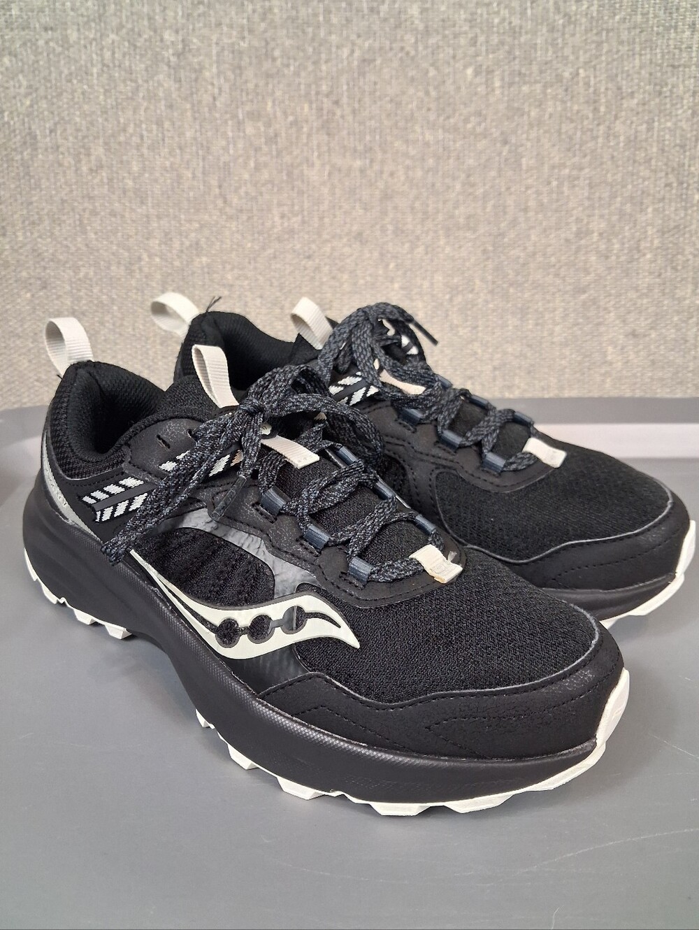 Saucony Excursion TR17 Trail Running Shoes Black White Size 8.5 All-terrain